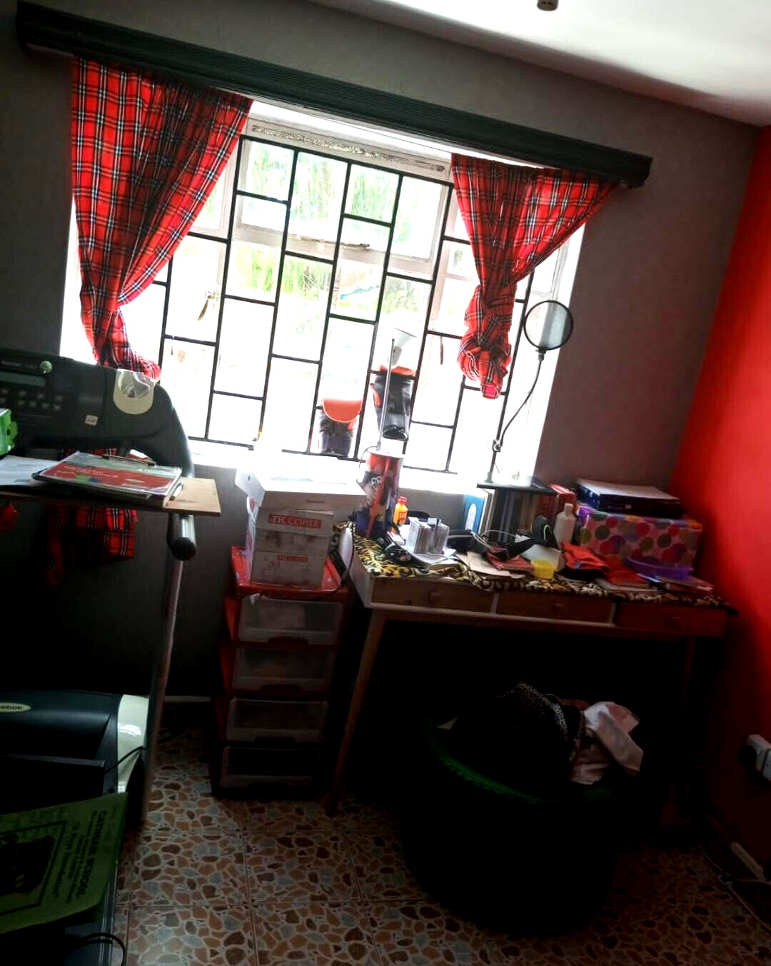 4BR Townhouse with Private Garden & Ample Parking - Greenfields
