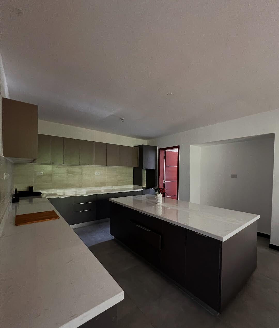 5-Ensuite Townhouse with Ololua Forest Views – Karen