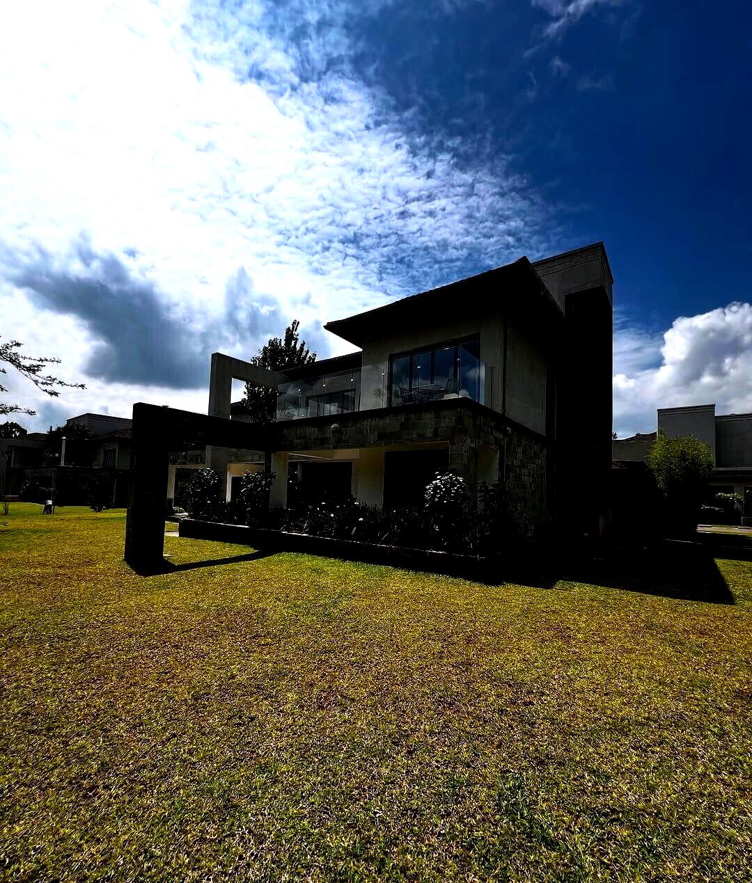 5-Ensuite Townhouse with Ololua Forest Views – Karen
