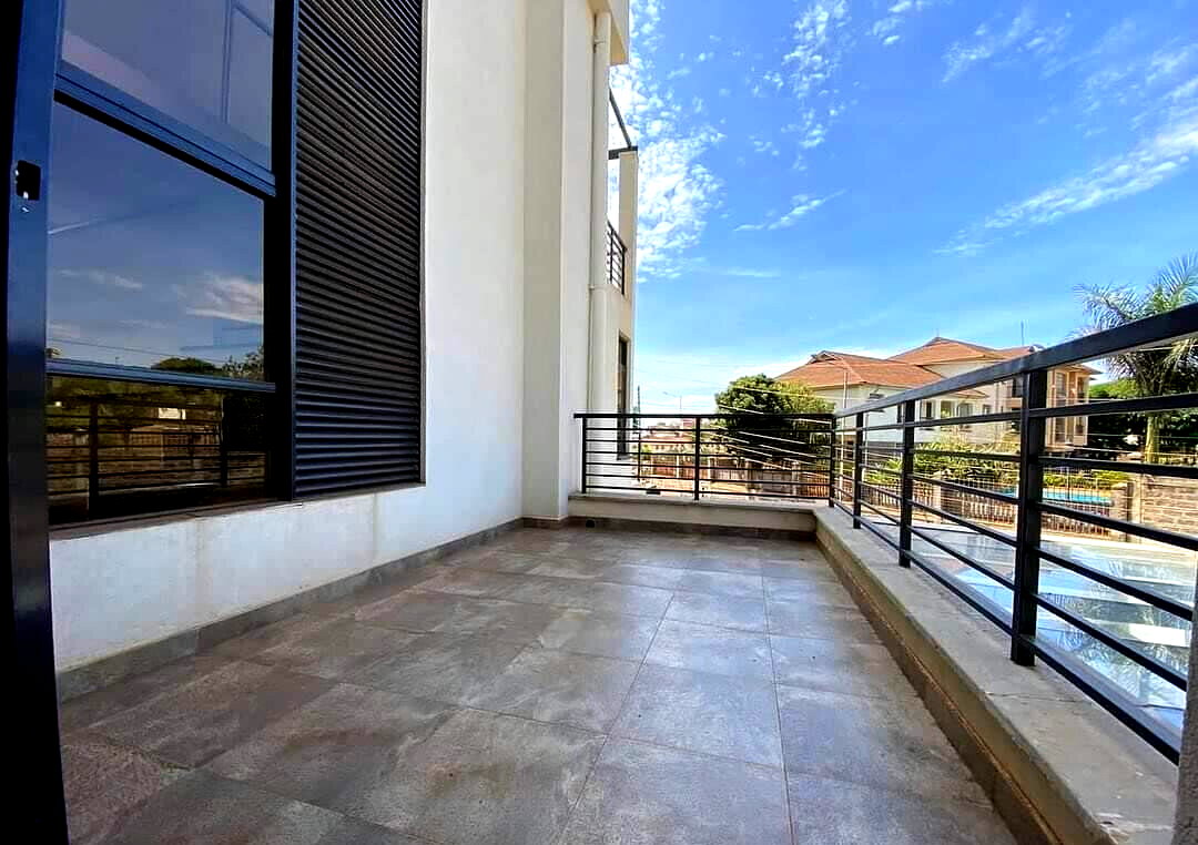 4BR All-Ensuite Townhouse with Sunken Lounge & Pool - Loresho
