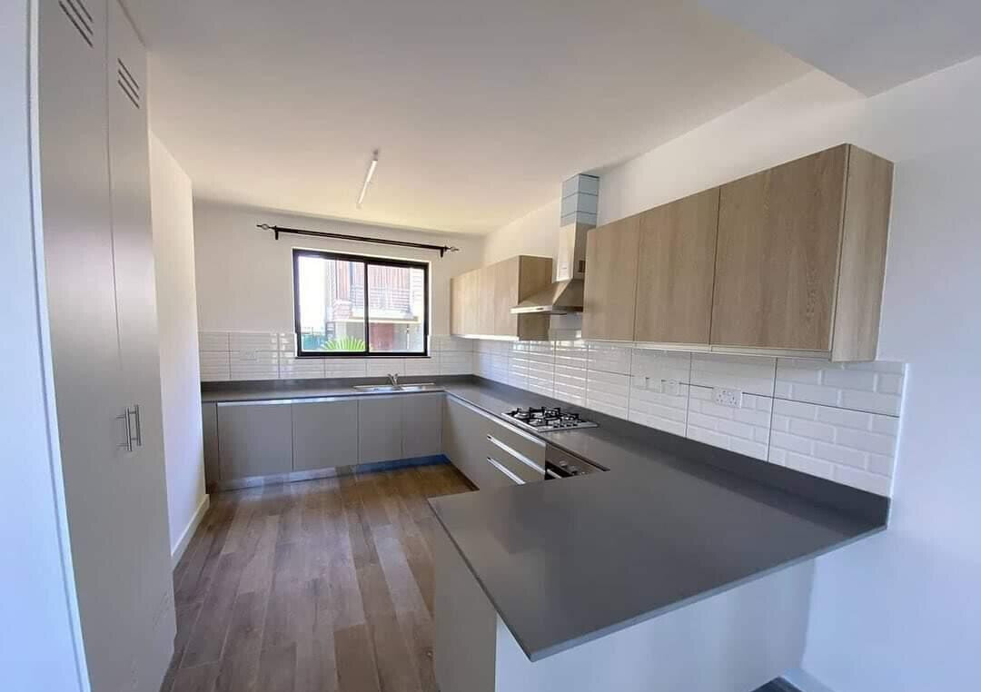 4BR All-Ensuite Townhouse with Sunken Lounge & Pool - Loresho