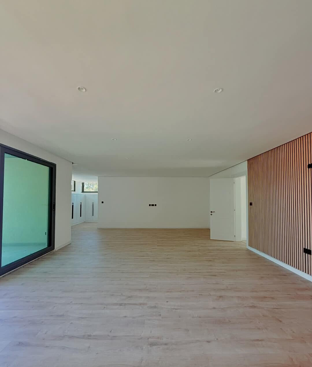 Modern 5-Ensuite Villa with Office & Solar - Lavington