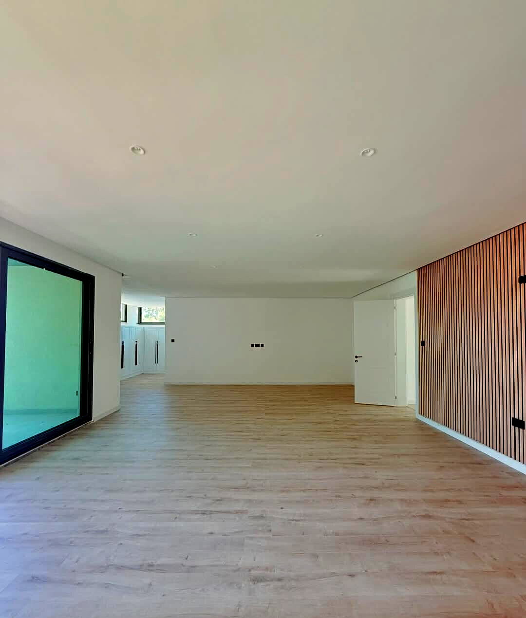 Modern 5-Ensuite Villa with Office & Solar - Lavington