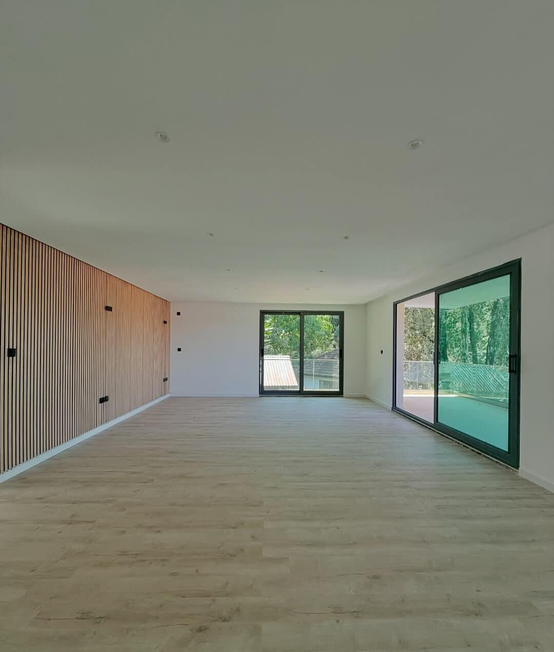 Modern 5-Ensuite Villa with Office & Solar - Lavington
