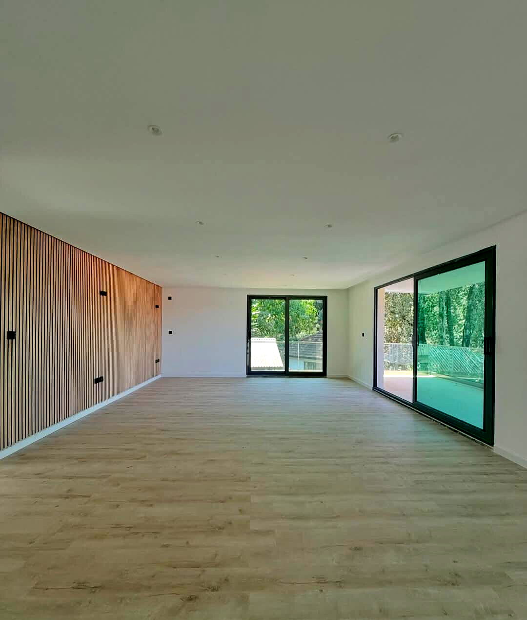 Modern 5-Ensuite Villa with Office & Solar - Lavington