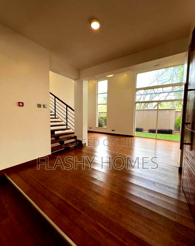 4bdrm Villa in Valley Arcade for sale - Image 3