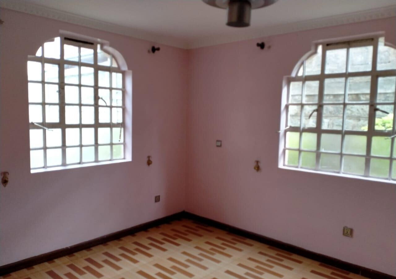 100x100 Townhouse with DSQ & 20,000L Water Reserve - Membley