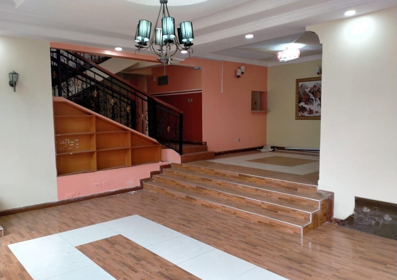 100x100 Townhouse with DSQ & 20,000L Water Reserve - Membley