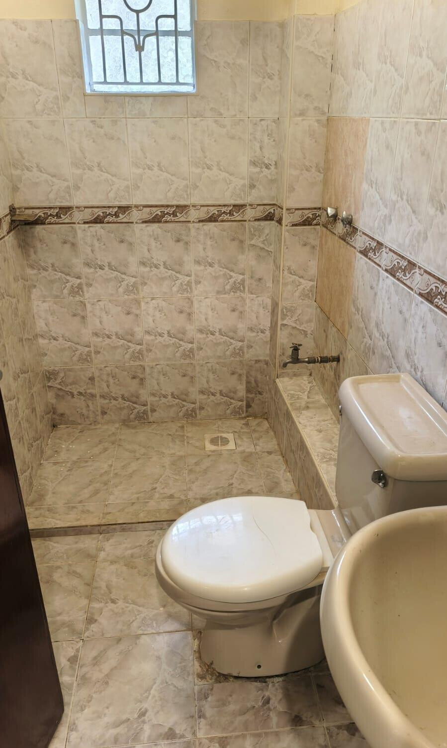 Half Acre 5BR Garden Home at KSh 250K