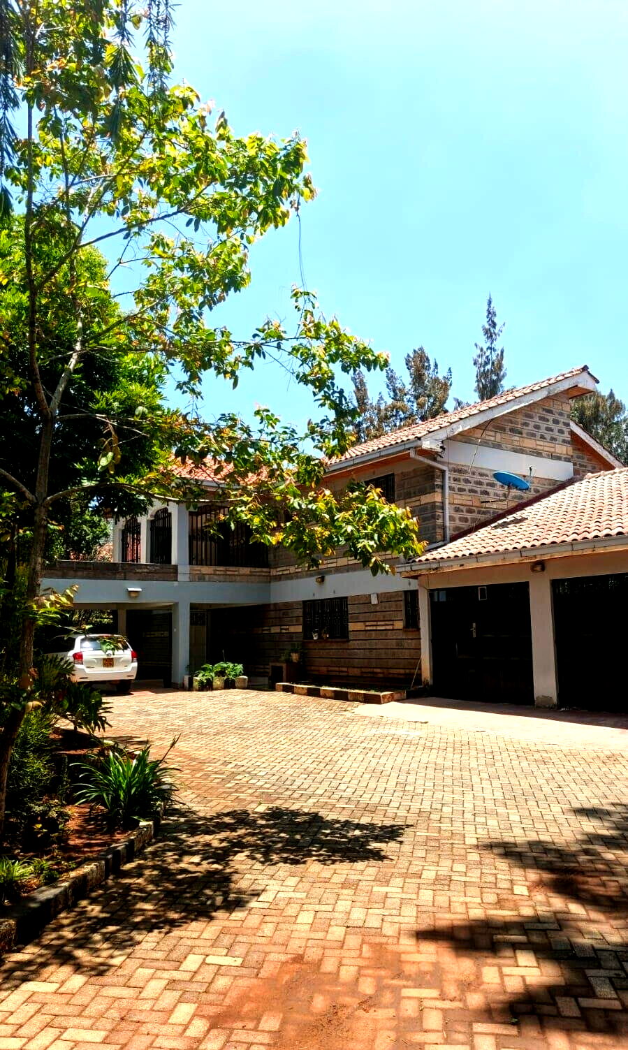 Half Acre 5BR Garden Home at KSh 250K