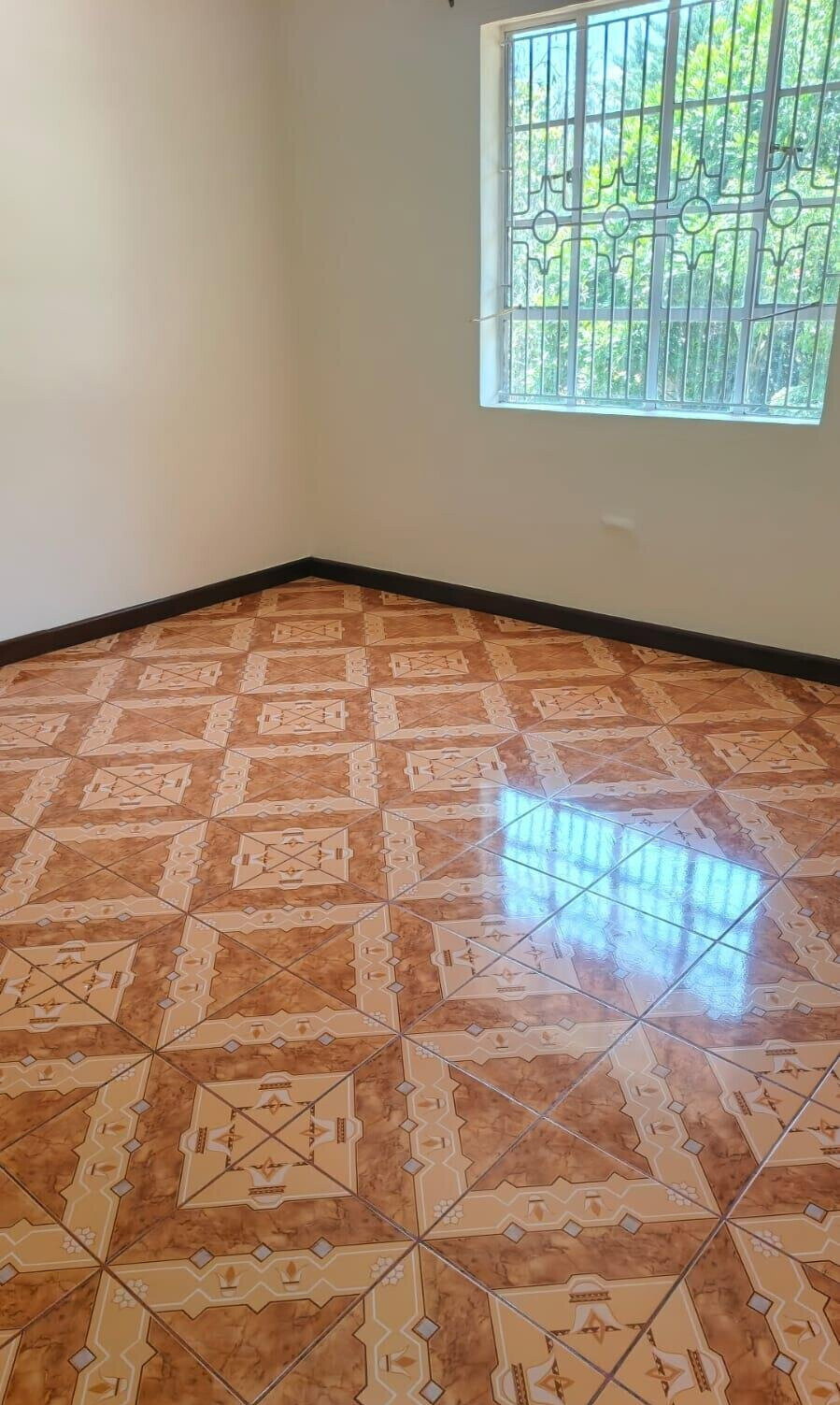 Half Acre 5BR Garden Home at KSh 250K