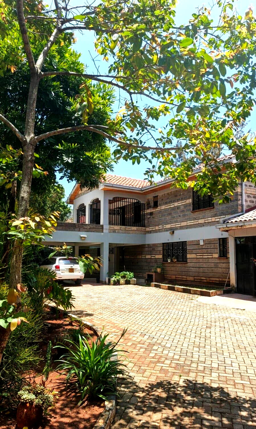 Half Acre 5BR Garden Home at KSh 250K