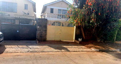 3BR Oldie with DSQ & Park Access - South C