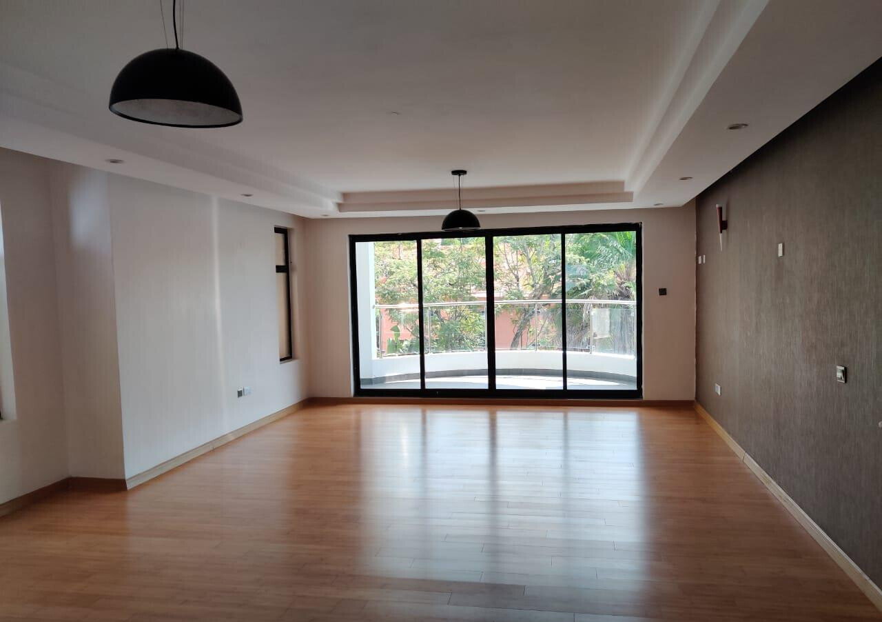 5-Ensuite Townhouse with Sunken Living Room & Home Office - Lavington