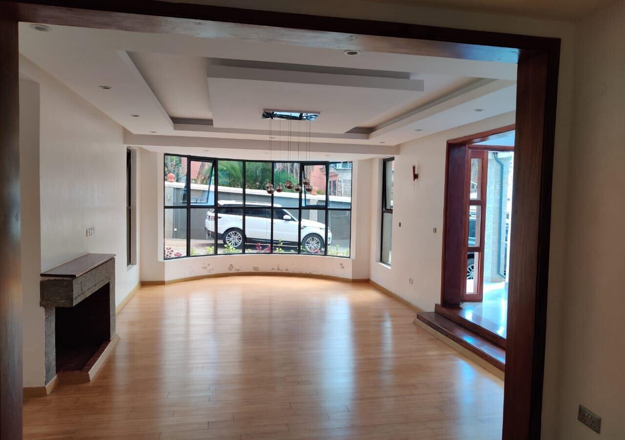 5-Ensuite Townhouse with Sunken Living Room & Home Office - Lavington