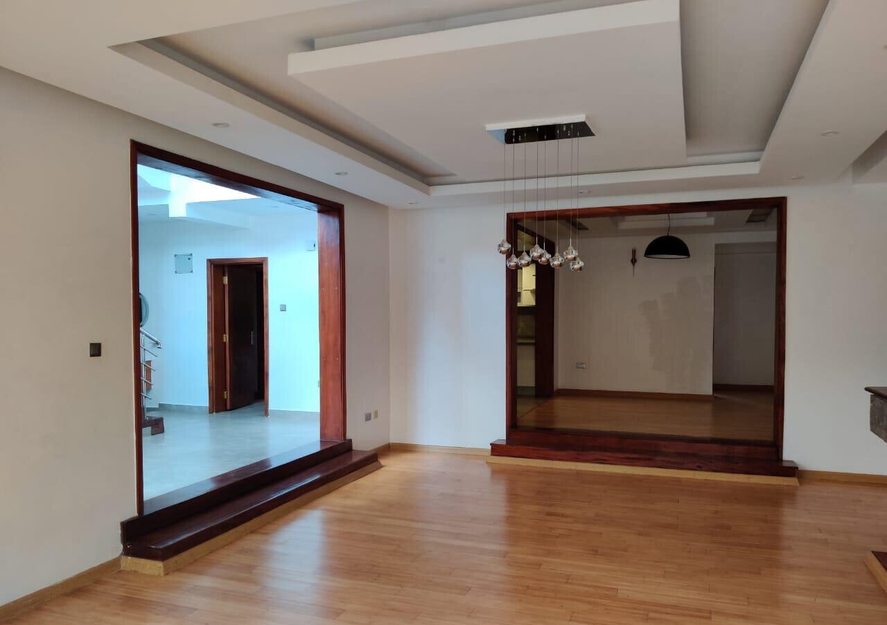 5-Ensuite Townhouse with Sunken Living Room & Home Office - Lavington