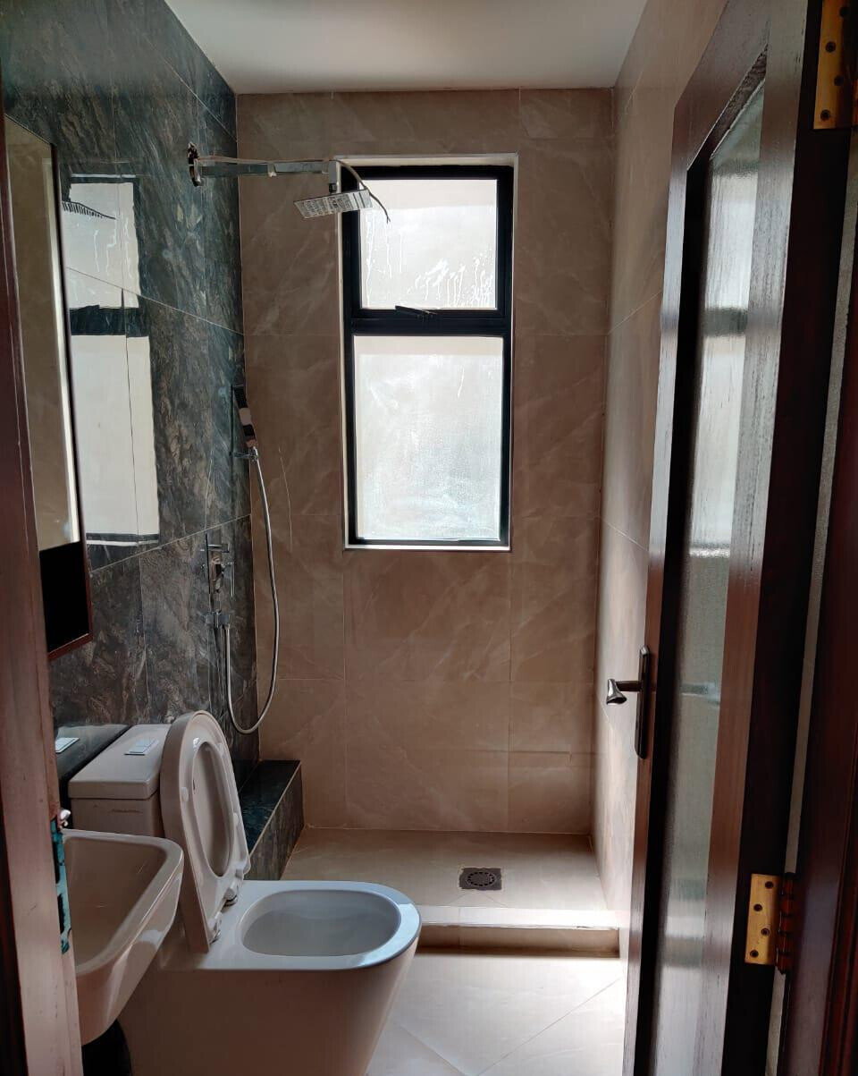 5-Ensuite Townhouse with Sunken Living Room & Home Office - Lavington