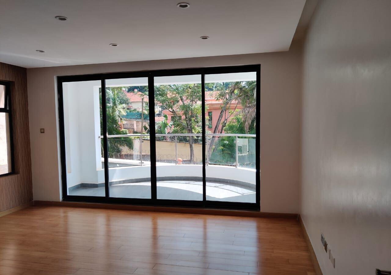 5-Ensuite Townhouse with Sunken Living Room & Home Office - Lavington