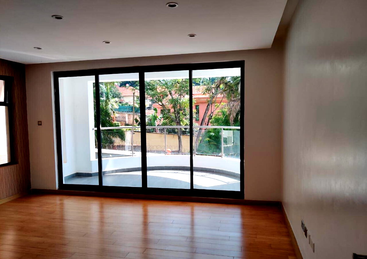 5-Ensuite Townhouse with Sunken Living Room & Home Office - Lavington