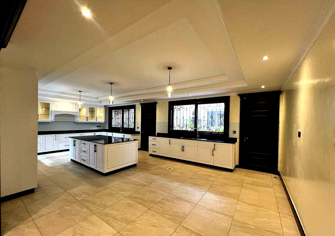 7-Ensuite Villa on Half-Acre with Manicured Garden – Karen