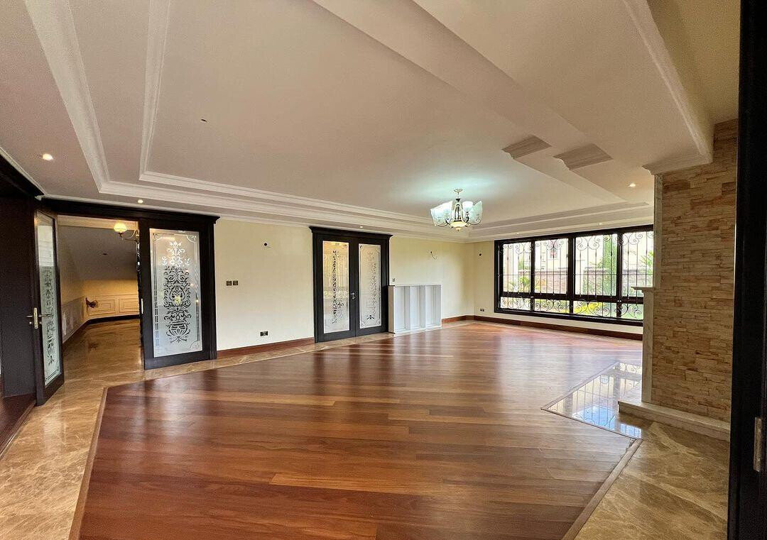 7-Ensuite Villa on Half-Acre with Manicured Garden – Karen