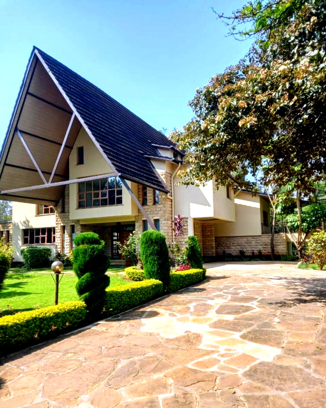 5-Ensuite Townhouse with Man-Made Lake & DSQ – Karen