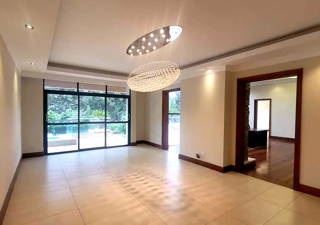 5-Ensuite Villa on Half-Acre with Sunken Lounge & Infinity Pool – Karen