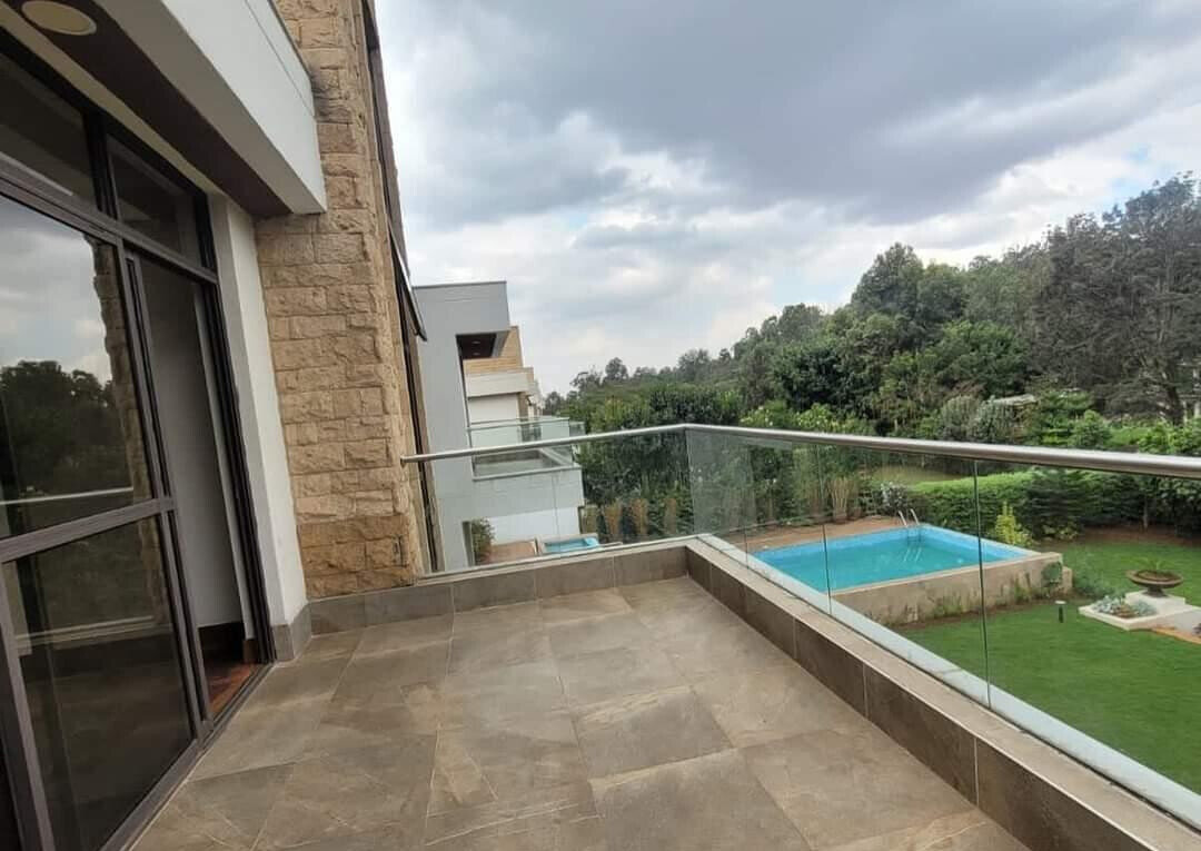 5-Ensuite Villa on Half-Acre with Sunken Lounge & Infinity Pool – Karen