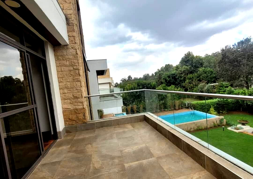 5-Ensuite Villa on Half-Acre with Sunken Lounge & Infinity Pool – Karen