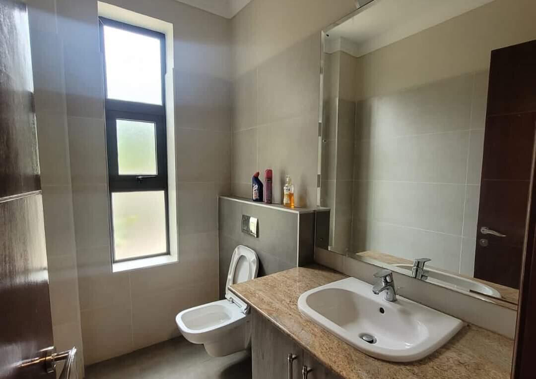 5-Ensuite Villa on Half-Acre with Sunken Lounge & Infinity Pool – Karen