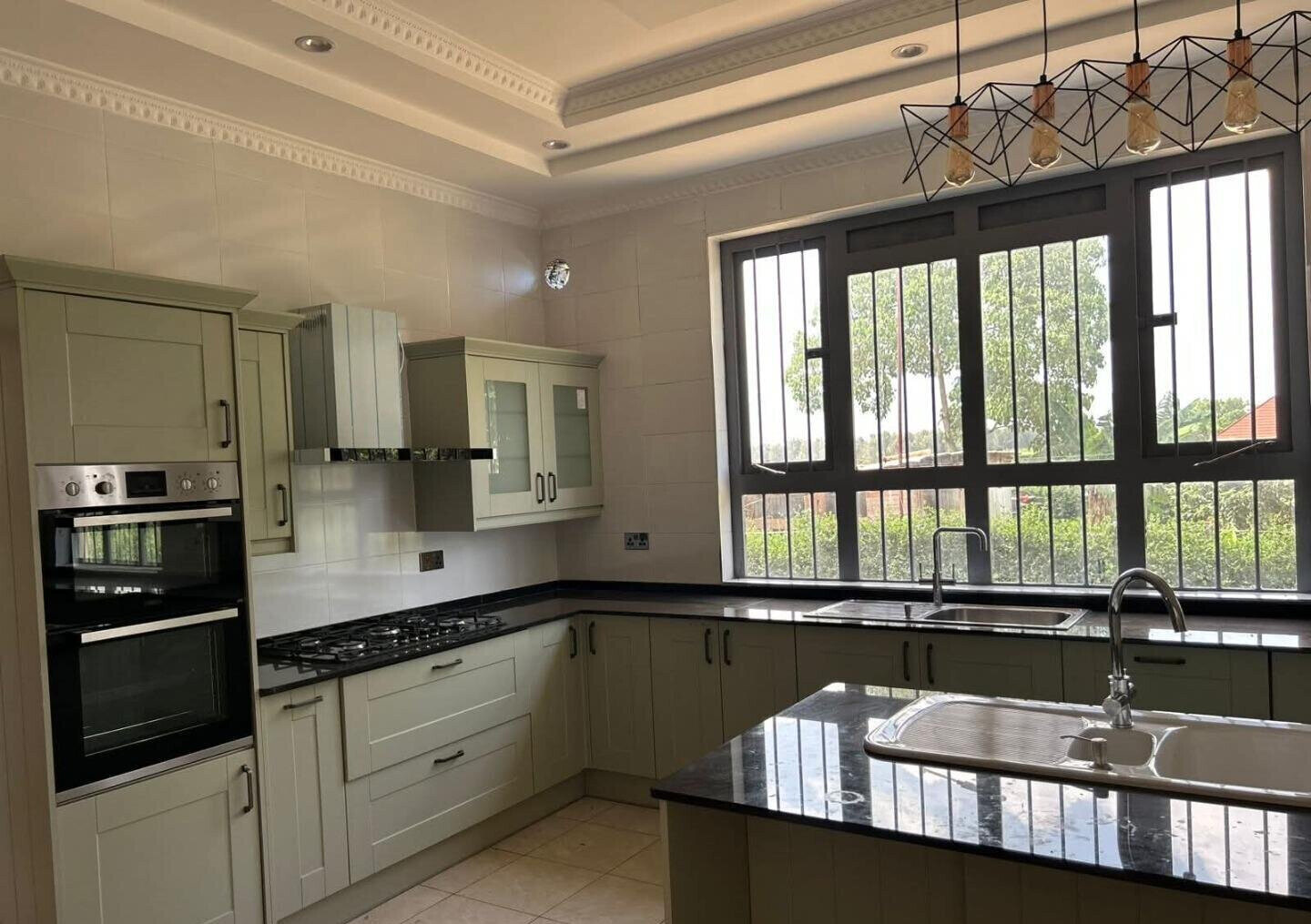 4BR All-Ensuite Townhouse with Guest Wing & Golf - Thika Greens