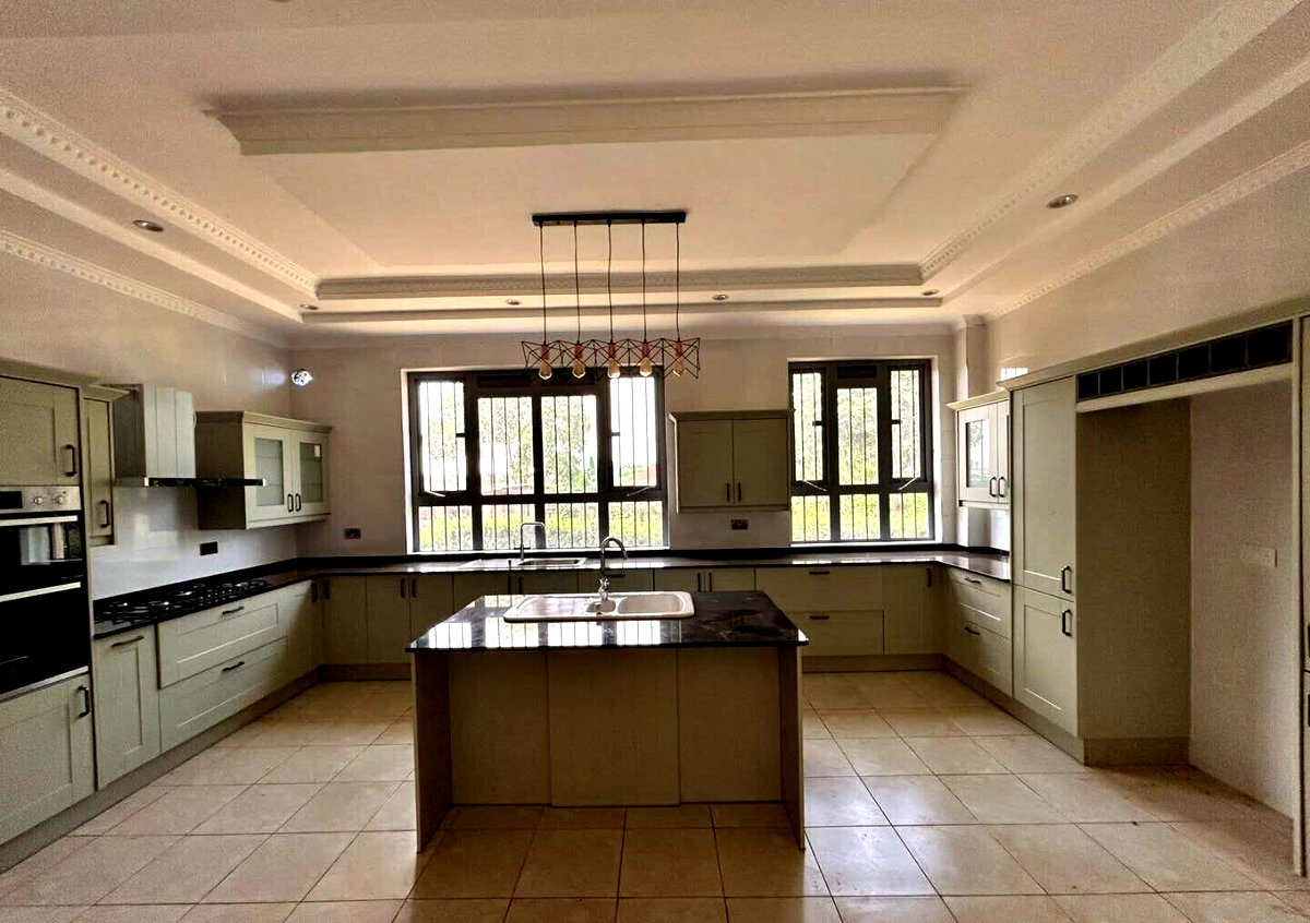 4BR All-Ensuite Townhouse with Guest Wing & Golf - Thika Greens