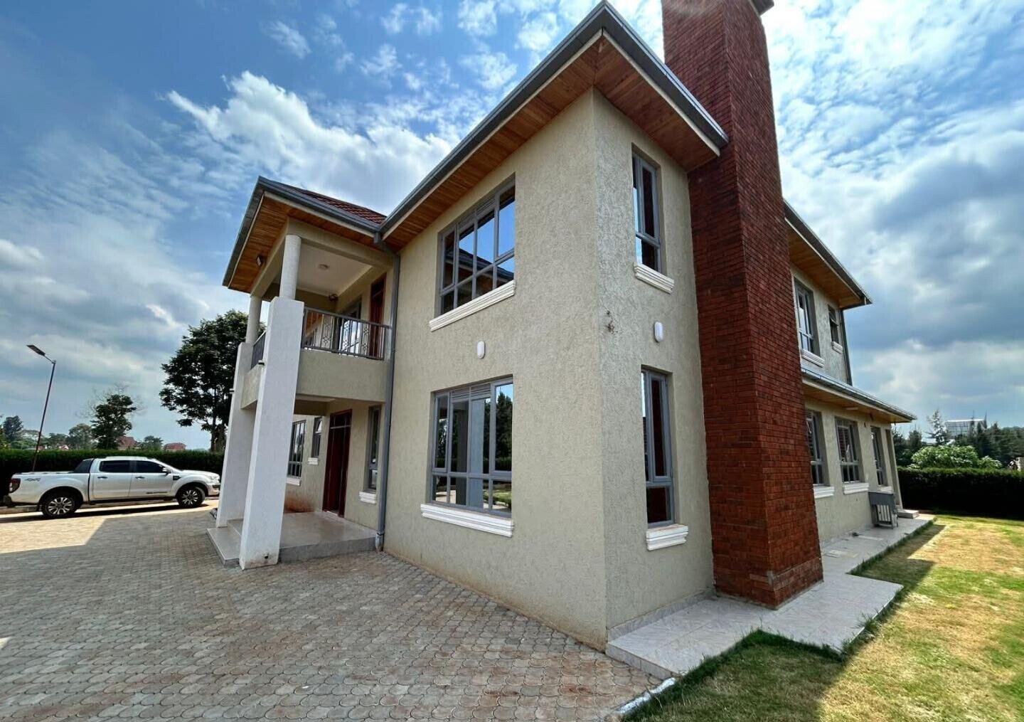 4BR All-Ensuite Townhouse with Guest Wing & Golf - Thika Greens