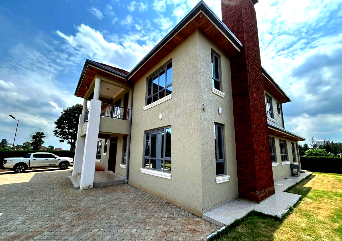 4BR All-Ensuite Townhouse with Guest Wing & Golf - Thika Greens