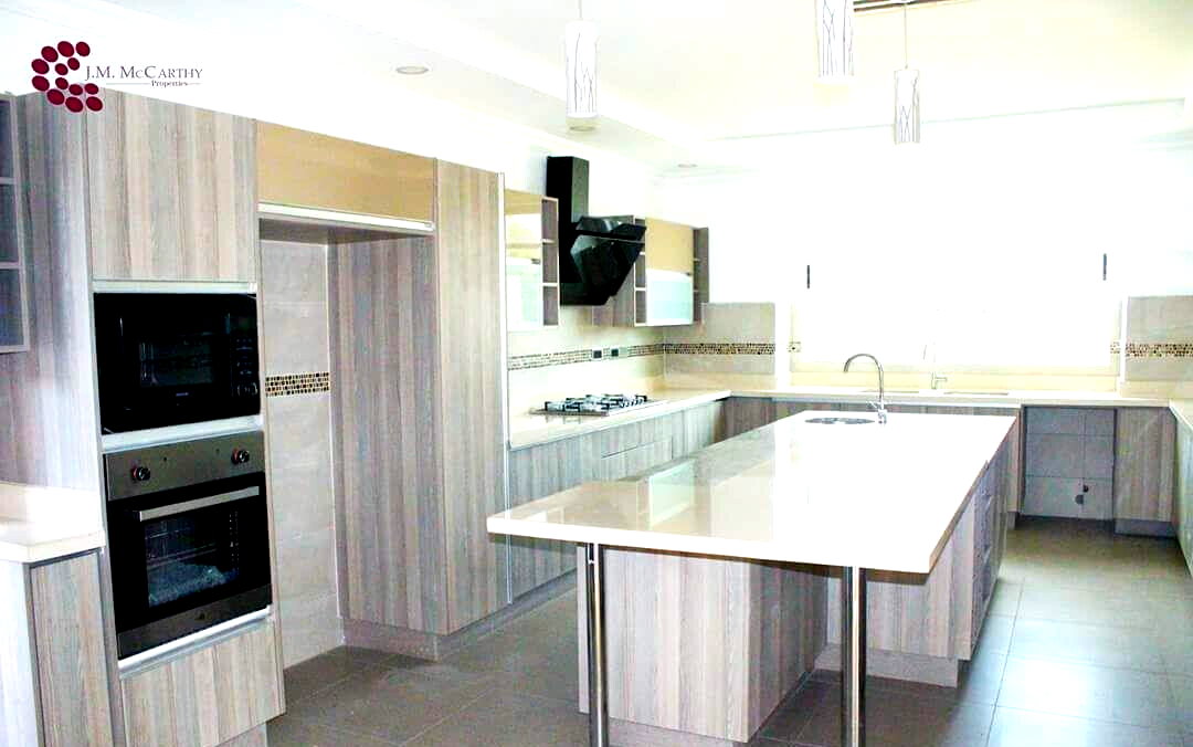 Half-Acre Townhouse with DSQ & Modern Finishes – Karen