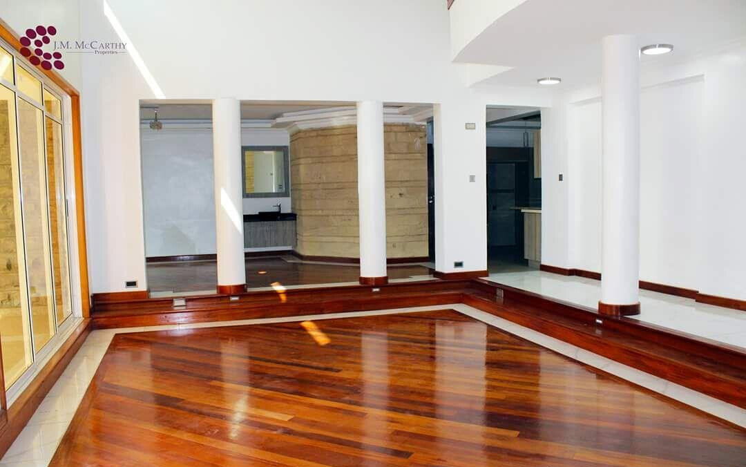 Half-Acre Townhouse with DSQ & Modern Finishes – Karen