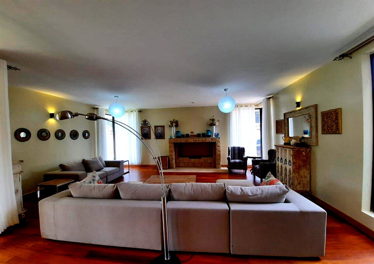 4-Bed Townhouse with CCTV & Good Roads – Hardy, Karen