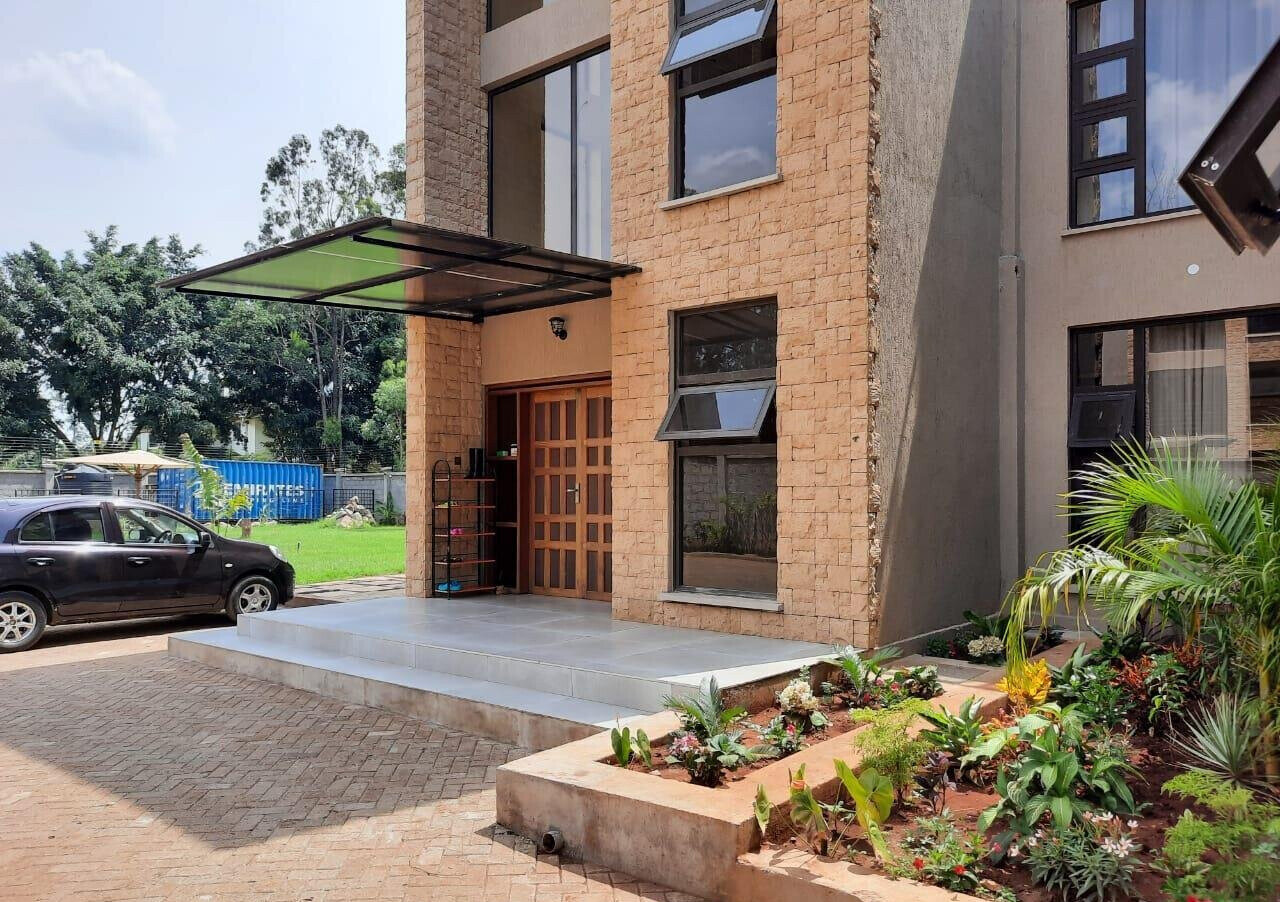4-Bed Townhouse with CCTV & Good Roads – Hardy, Karen