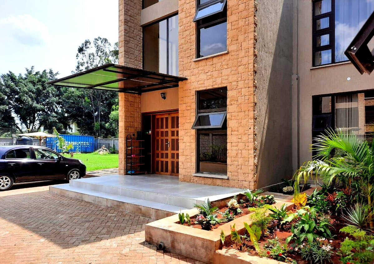 4-Bed Townhouse with CCTV & Good Roads – Hardy, Karen