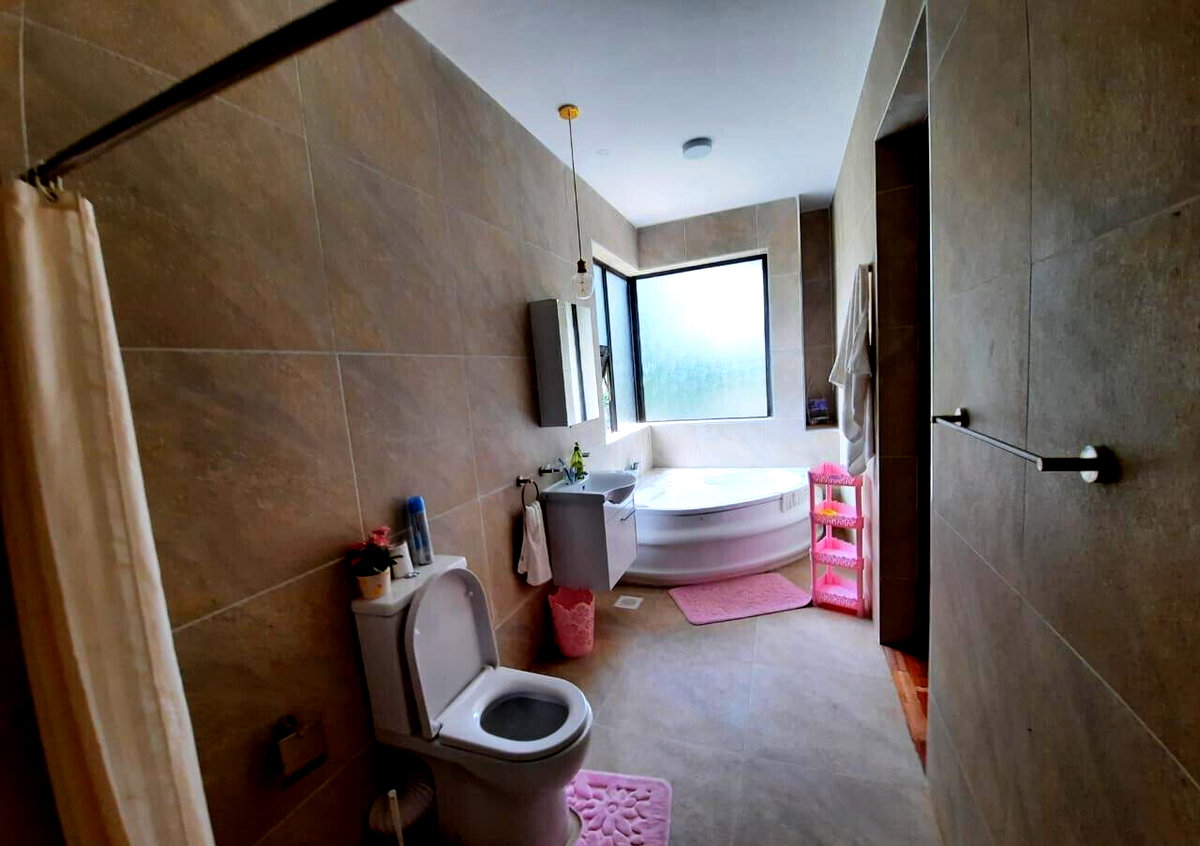 4-Bed Townhouse with CCTV & Good Roads – Hardy, Karen