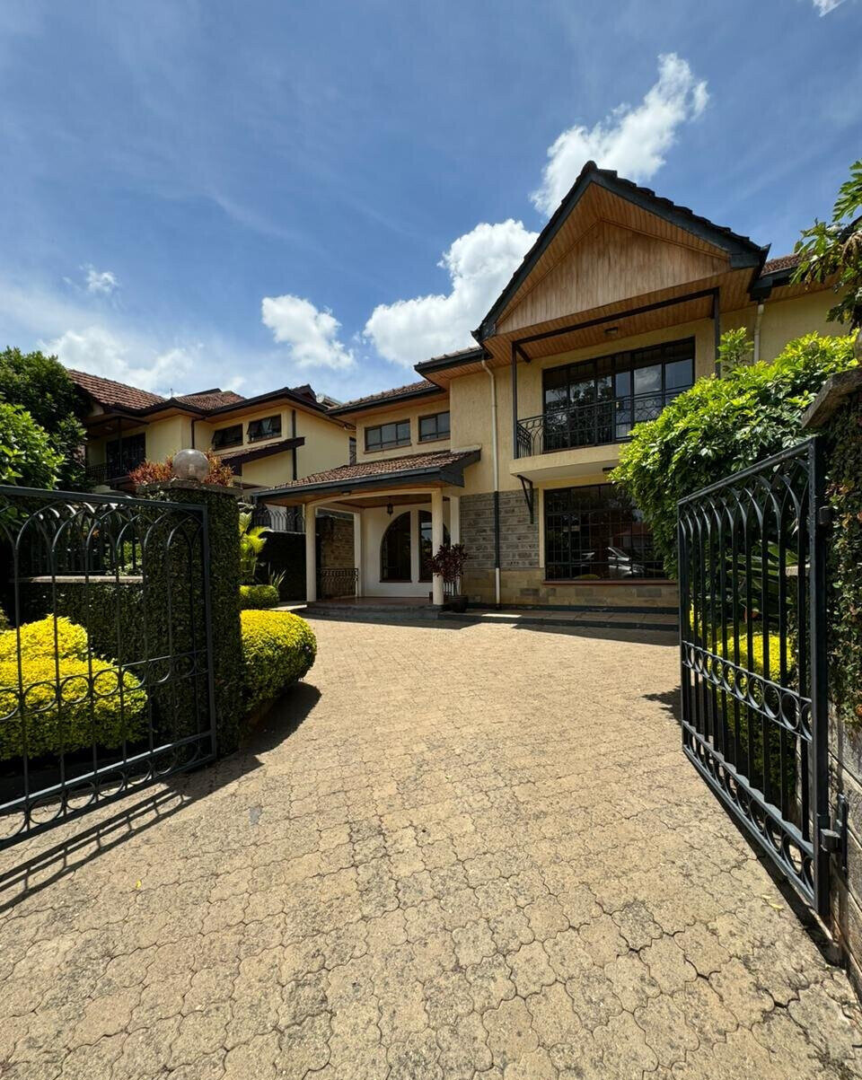 Trident Villas 4-Ensuite Townhouse with DSQ & Inverter - Lavington