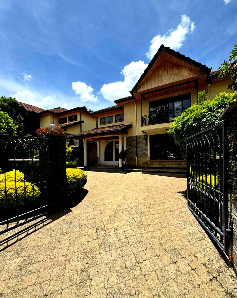Trident Villas 4-Ensuite Townhouse with DSQ & Inverter - Lavington