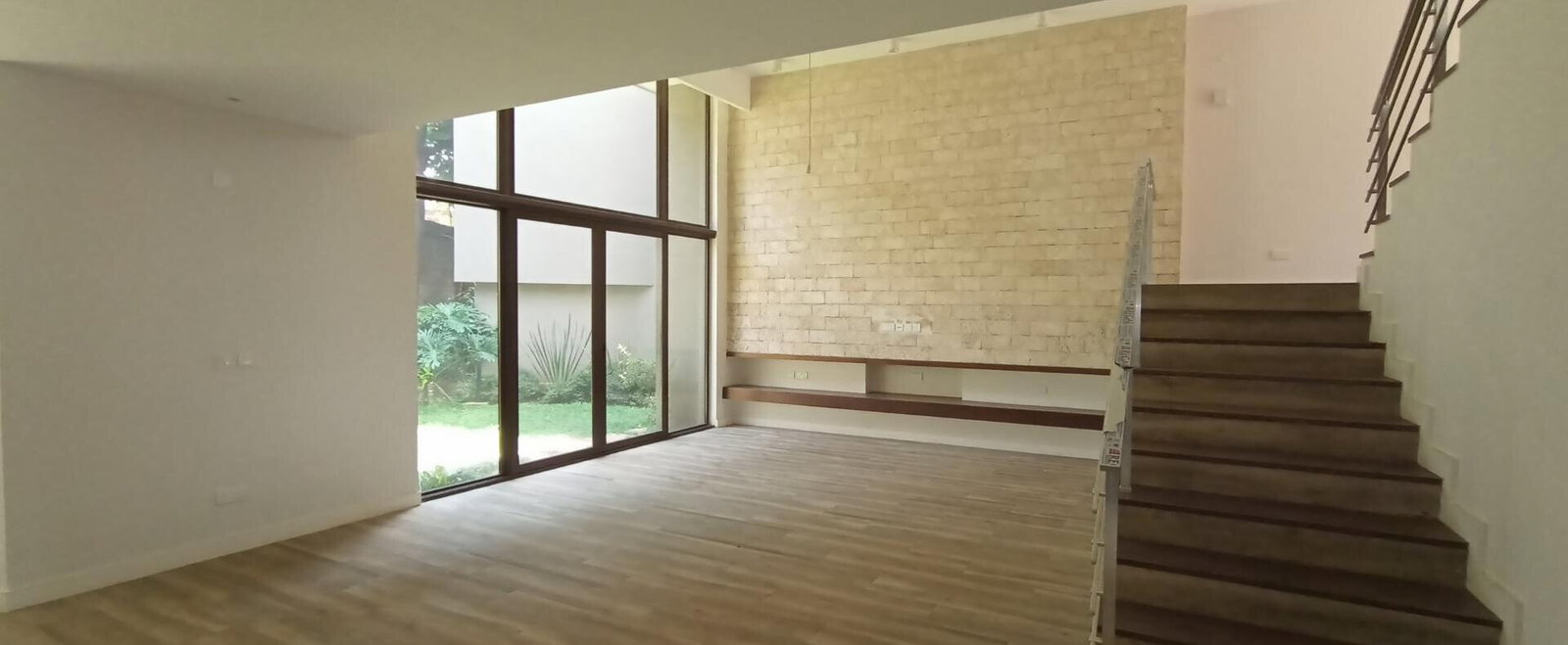 12-Unit Boutique Villa with Rooftop Terrace & Study - Lavington