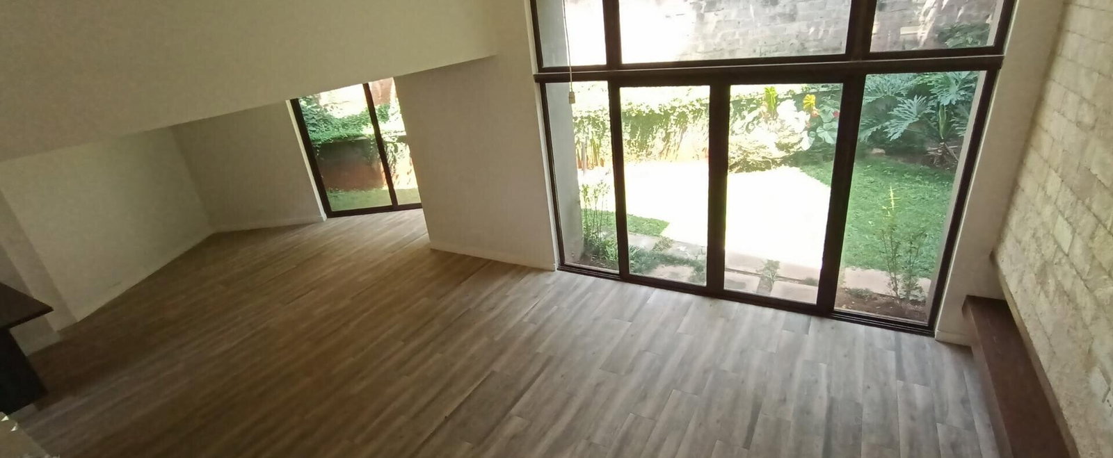 12-Unit Boutique Villa with Rooftop Terrace & Study - Lavington