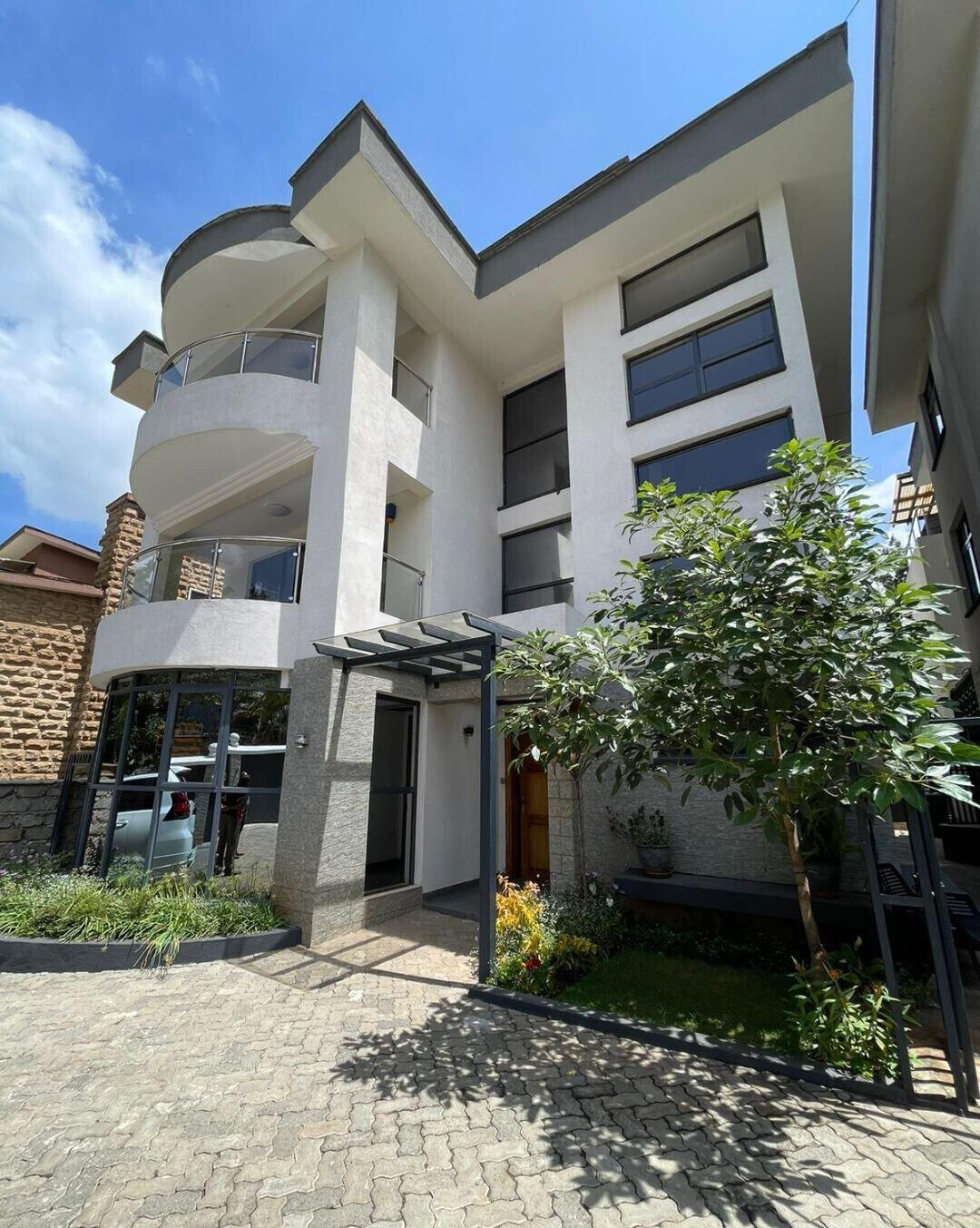 5-Ensuite Townhouse with DSQ & Garden - Lavington KES 100M