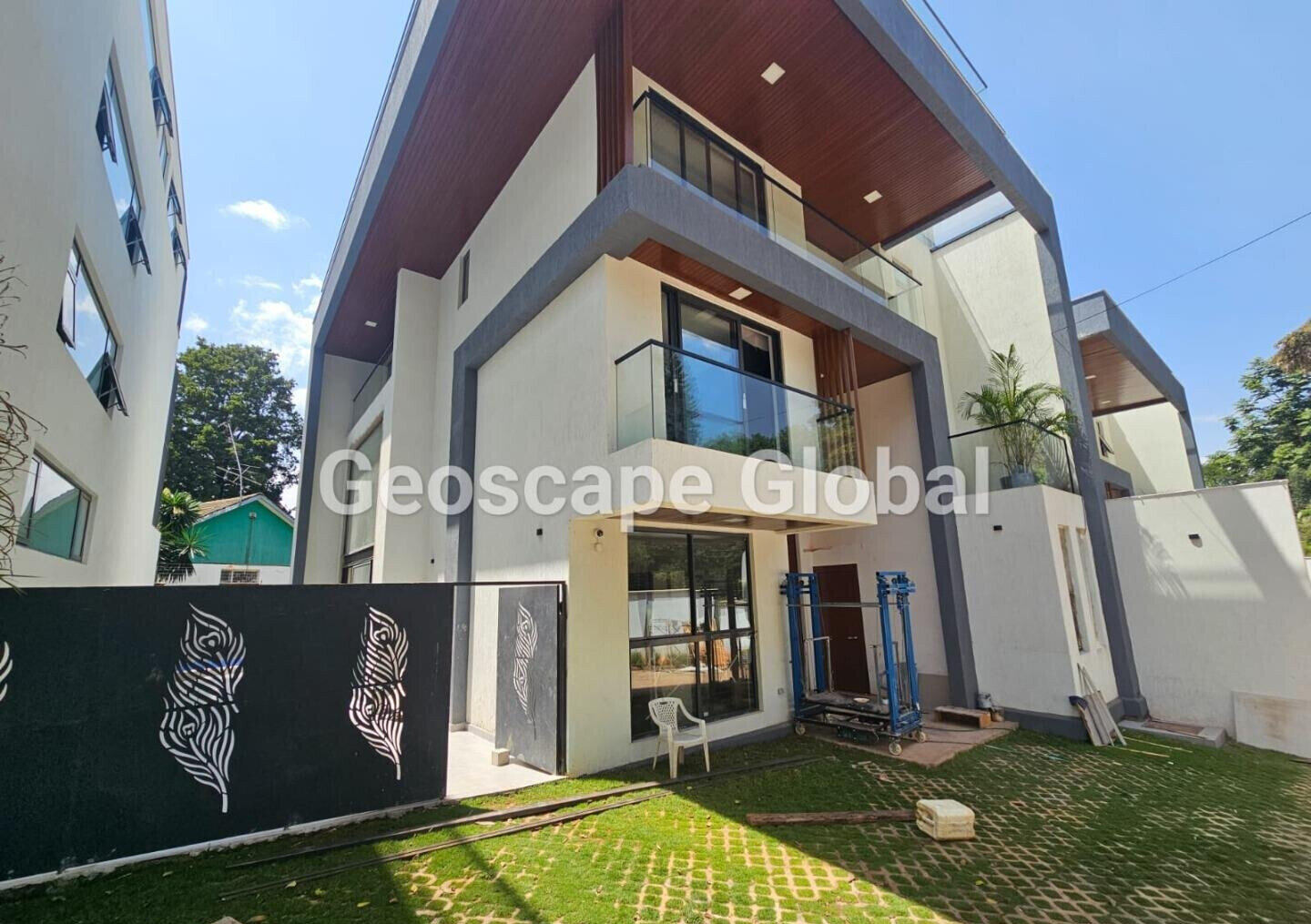 5-Ensuite Townhouse with Private Garden & DSQ - Lavington