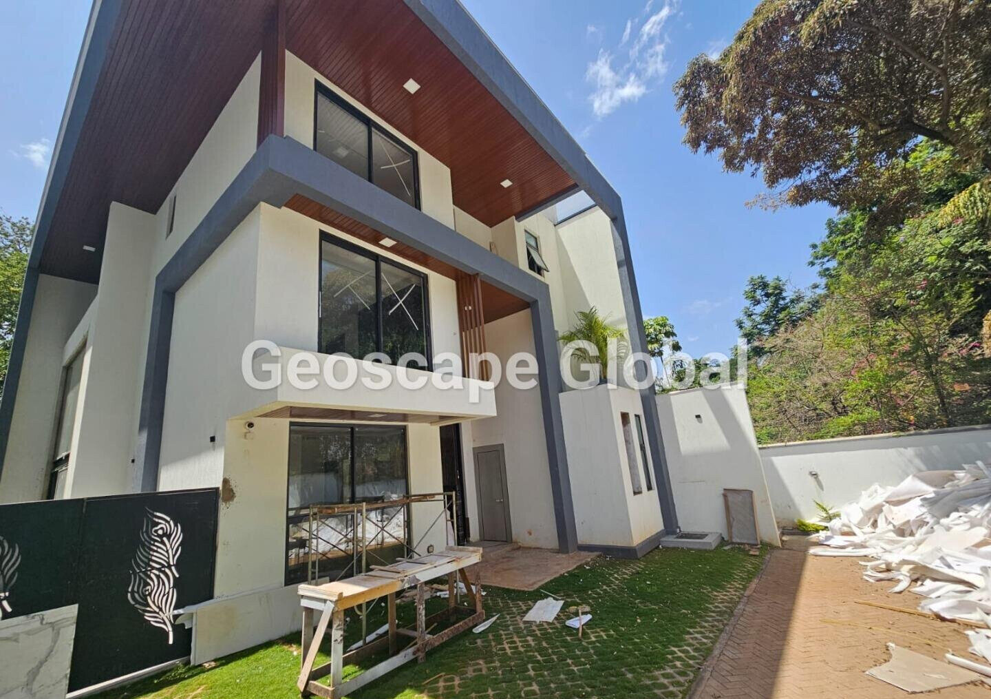 5-Ensuite Townhouse with Private Garden & DSQ - Lavington