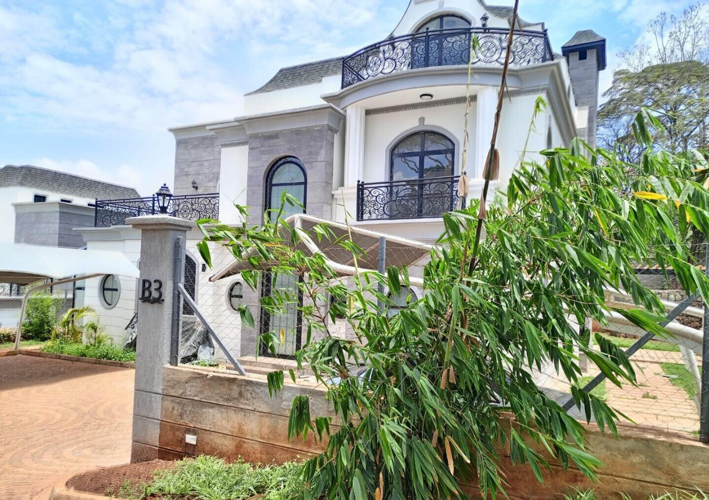 5-Ensuite Townhouse with Clubhouse & Pool - Loresho Gated Estate