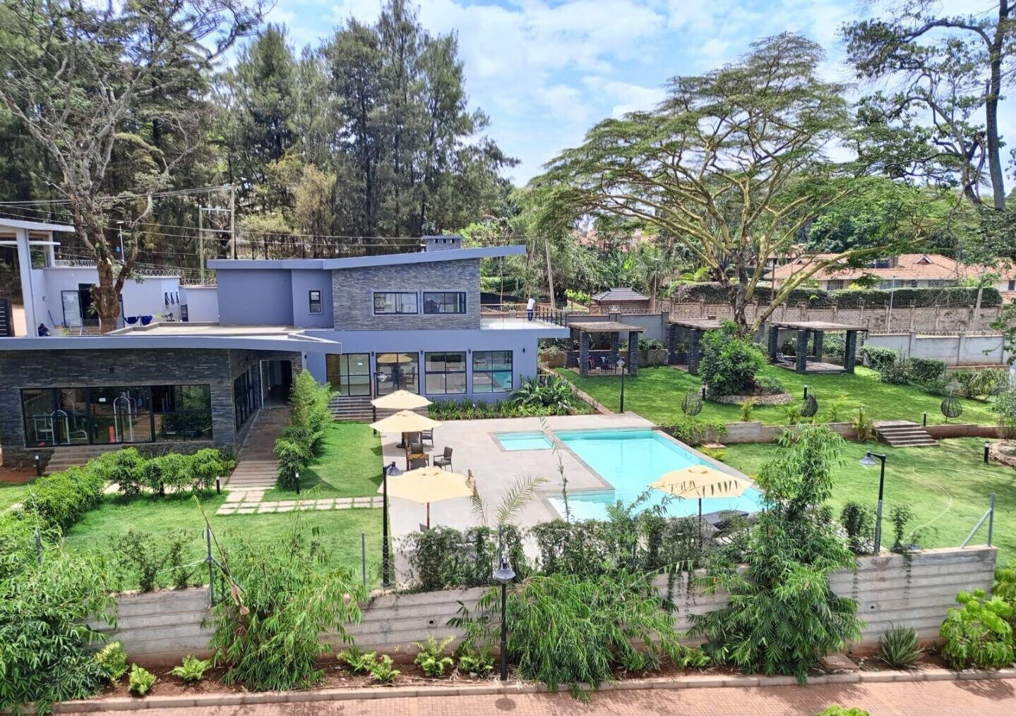 5-Ensuite Townhouse with Clubhouse & Pool - Loresho Gated Estate