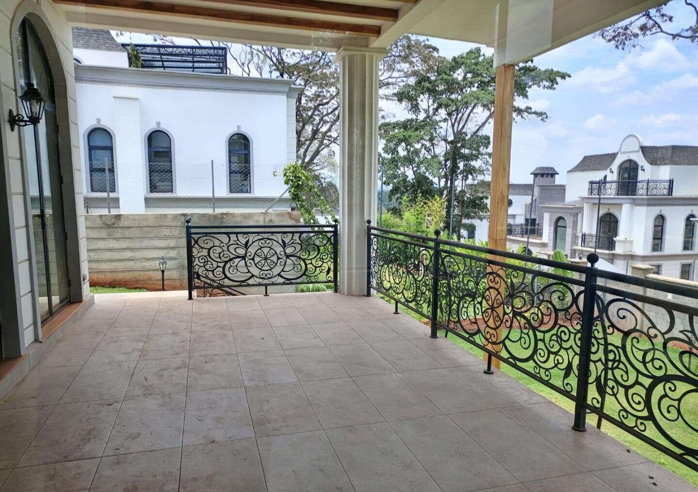 5-Ensuite Townhouse with Clubhouse & Pool - Loresho Gated Estate